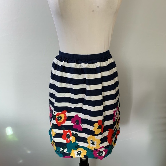 Banana Republic Dresses & Skirts - BANANA REPUBLIC Stripped Flowered Skirt Size 0